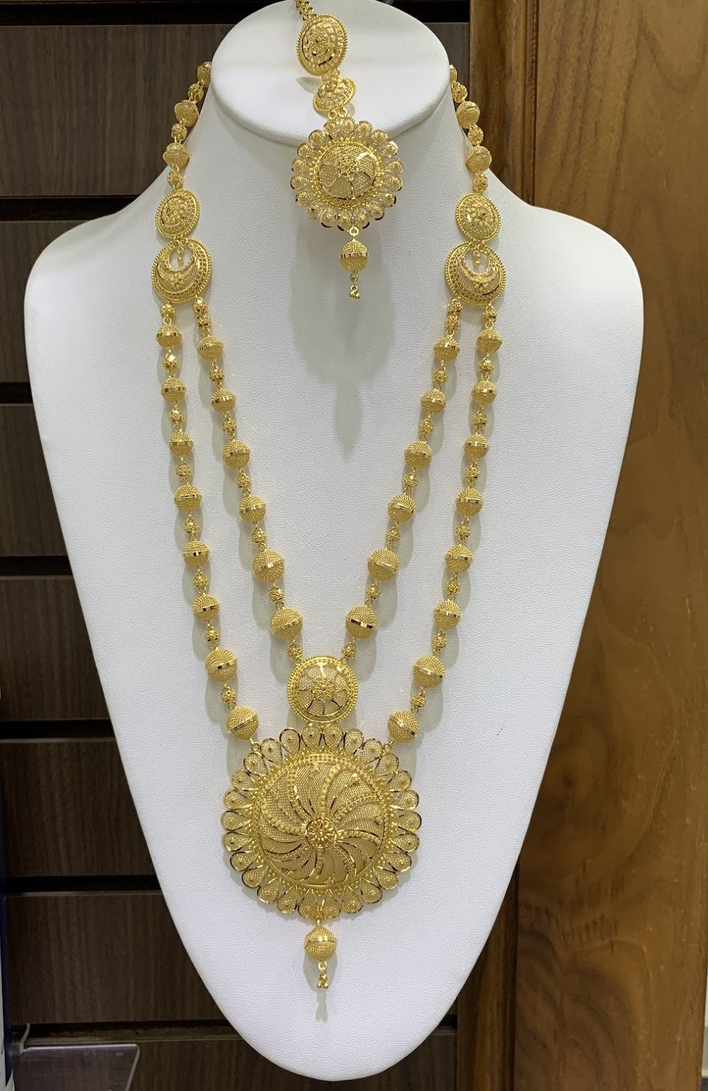 Laxmi Jewelers (By appointment only. Please call) | 2521 Airport Fwy, Irving, TX 75062, USA | Phone: (214) 441-0091