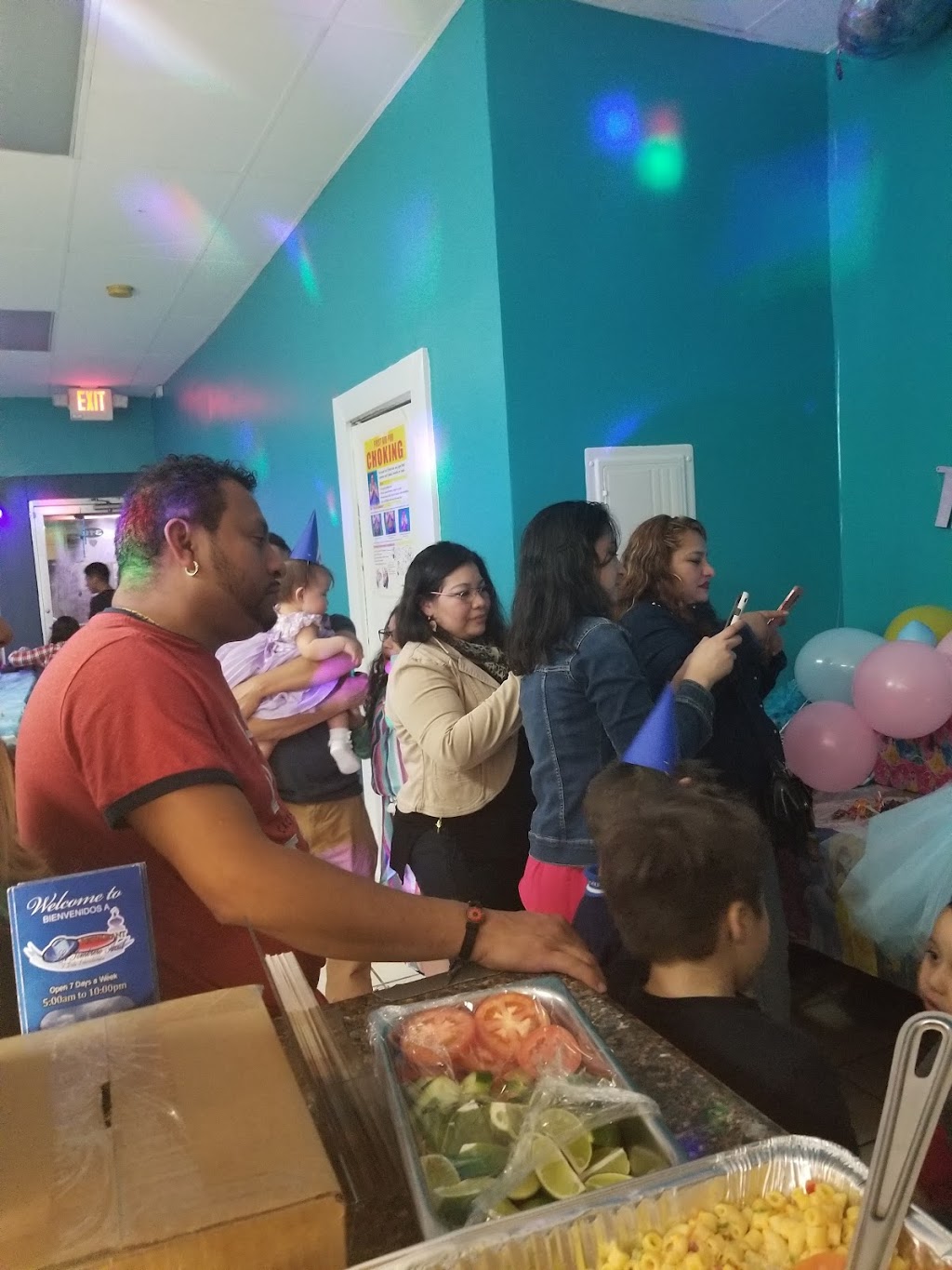 Салвадорски ресторант "Синьото сомбреро" | 319 W Front St, Plainfield, NJ 07060, USA | Phone: (908) 222-1517