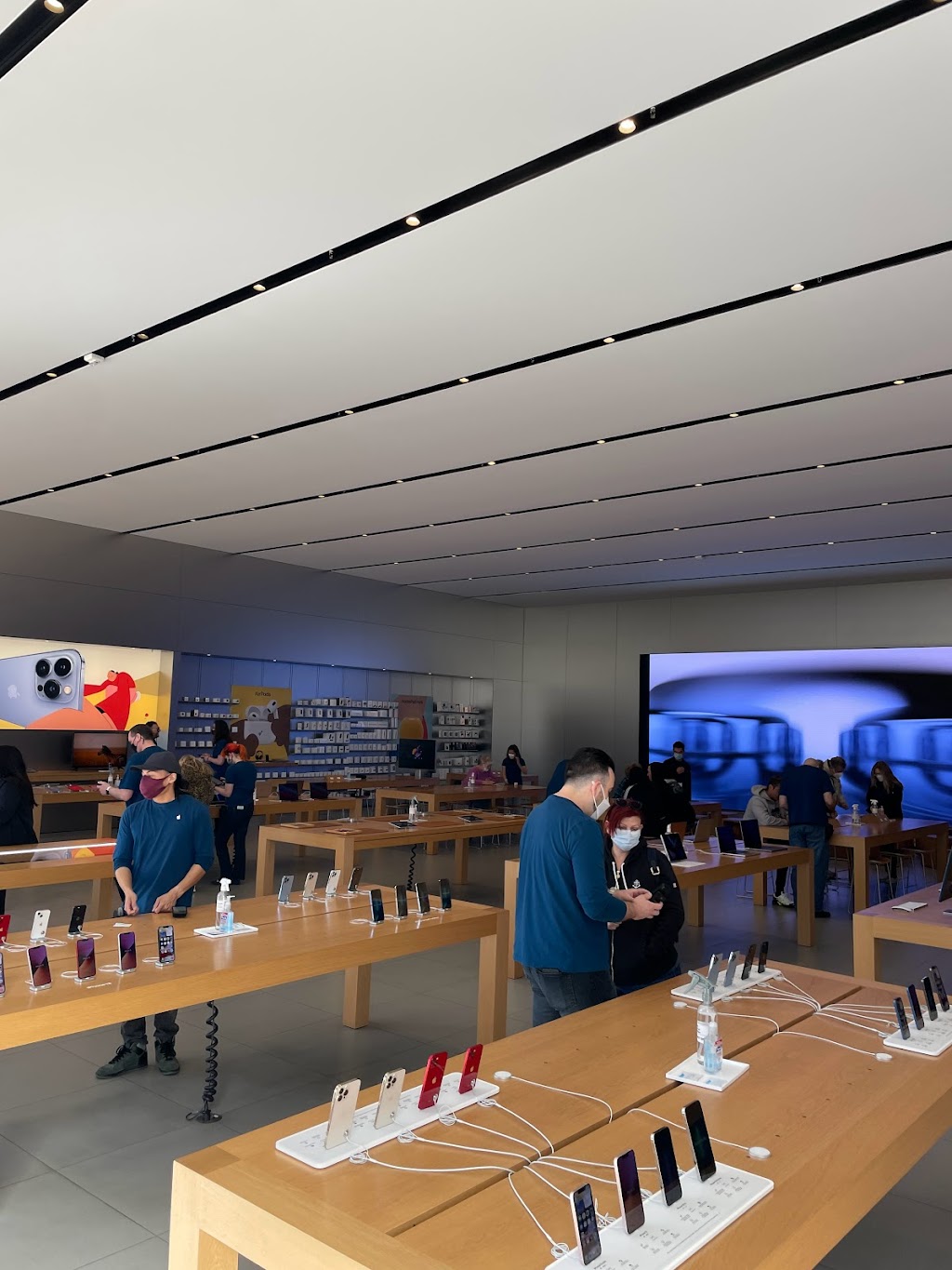 Apple Summerlin | 1985 Festival Plaza Dr, Las Vegas, NV 89135, USA | Phone: (702) 677-3940