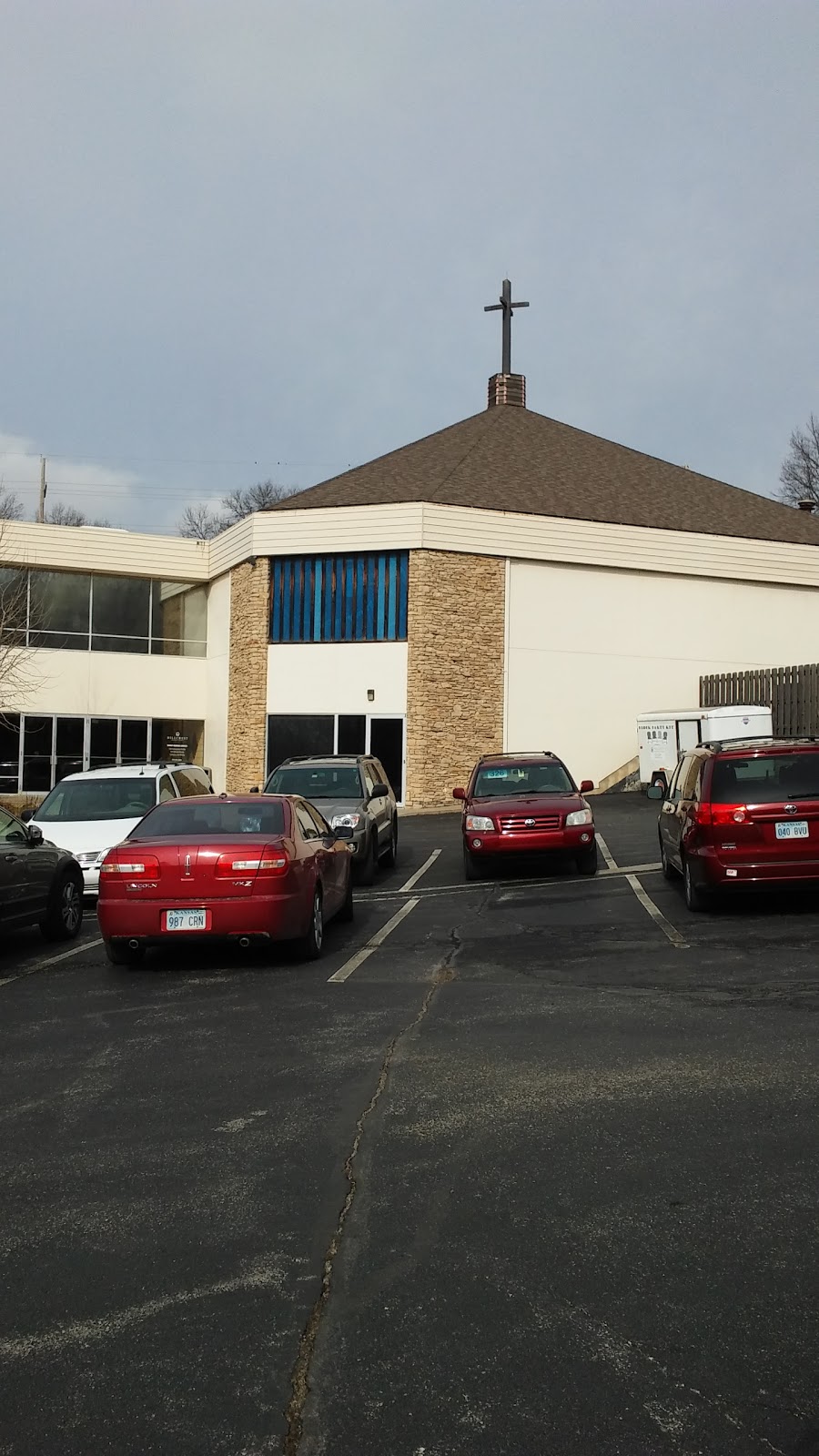 Hillcrest Covenant Church | 8801 Nall Ave, Prairie Village, KS 66207, USA | Phone: (913) 901-2300