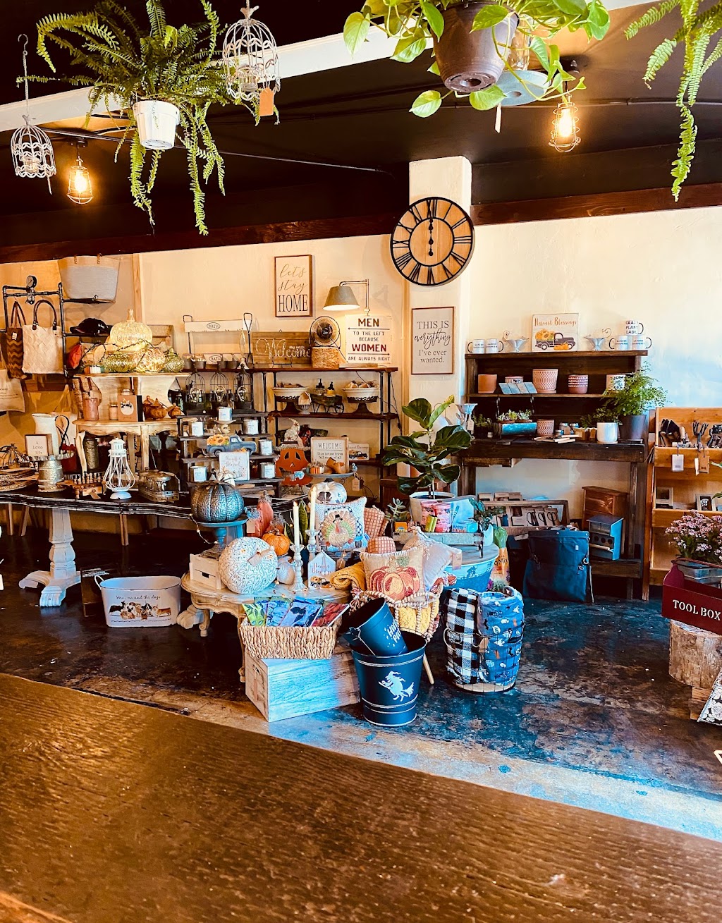 The Old Rustic Cottage | 23451 Crest Forest Dr #3405, Crestline, CA 92325, USA | Phone: (909) 589-0258