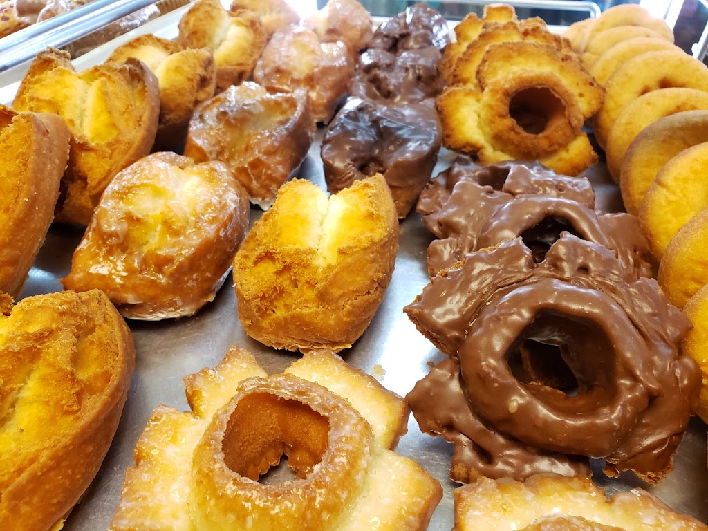 Grand Donuts | Photo 6 of 10 | Address: 13739 Leffingwell Rd # A, Whittier, CA 90605, USA | Phone: (562) 944-3998
