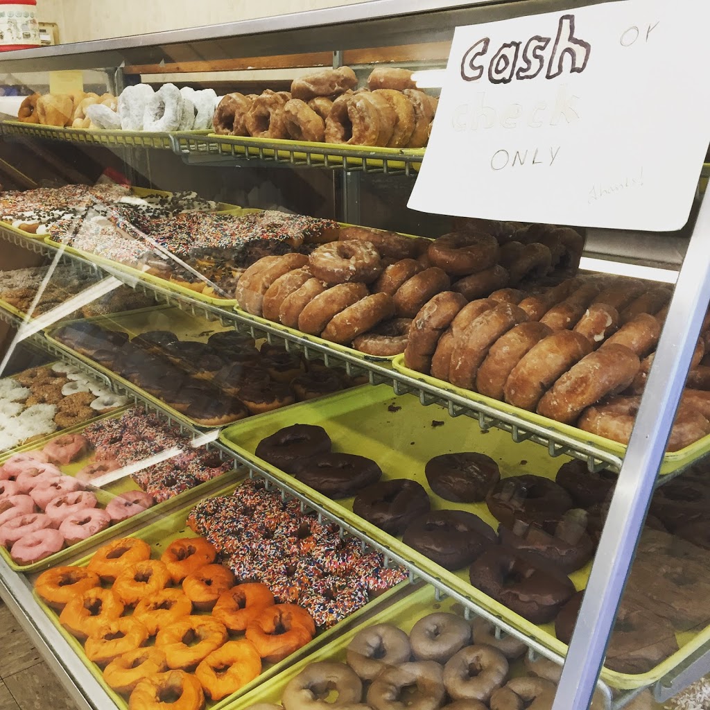 Fluffy Fresh Donuts | 10123 State Line Rd, Kansas City, MO 64114, USA | Phone: (816) 942-9822