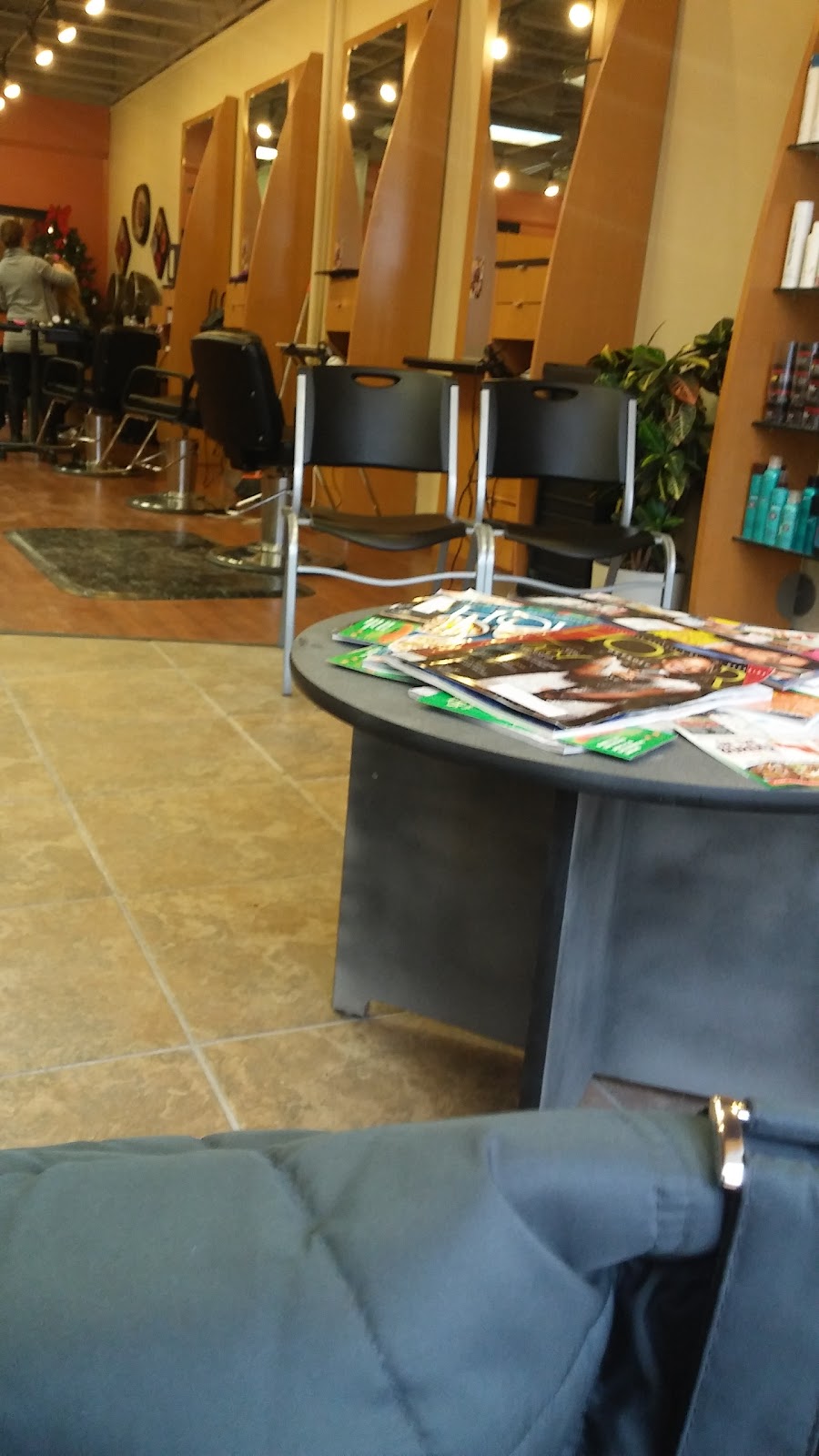 Fantastic Sams Cut & Color | 33000 W Seven Mile Rd, Livonia, MI 48152, USA | Phone: (248) 426-8588