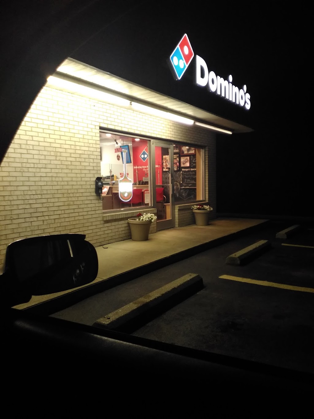 Dominos Pizza | 209 S Broadway St, Blanchester, OH 45107, USA | Phone: (937) 783-4995