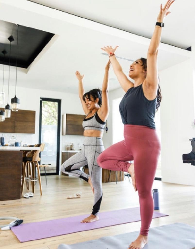 Kichik studio | Woodland Hills, Los Angeles, CA 91364, USA | Phone: (657) 229-3615