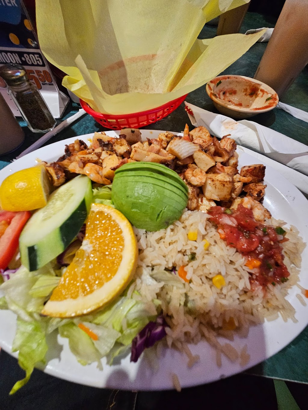 Mariscos La Sirenita | 14032 Oxnard St, Valley Glen, CA 91401, USA | Phone: (818) 908-0742