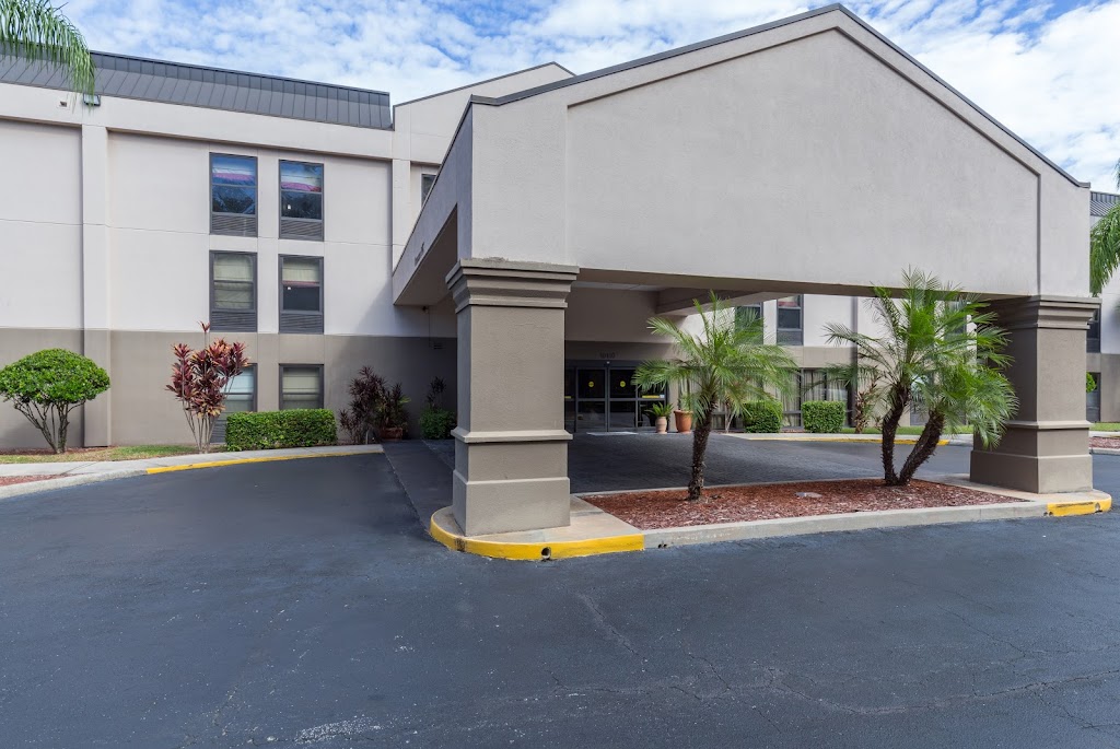 Brandon Center Hotel | 10110 Horace Ave, Tampa, FL 33619, USA | Phone: (813) 661-8888