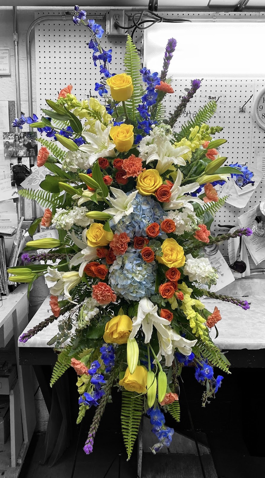 The Bay Window Flower & Gift Shop | 8331 Windham St, Garrettsville, OH 44231, USA | Phone: (330) 527-5666