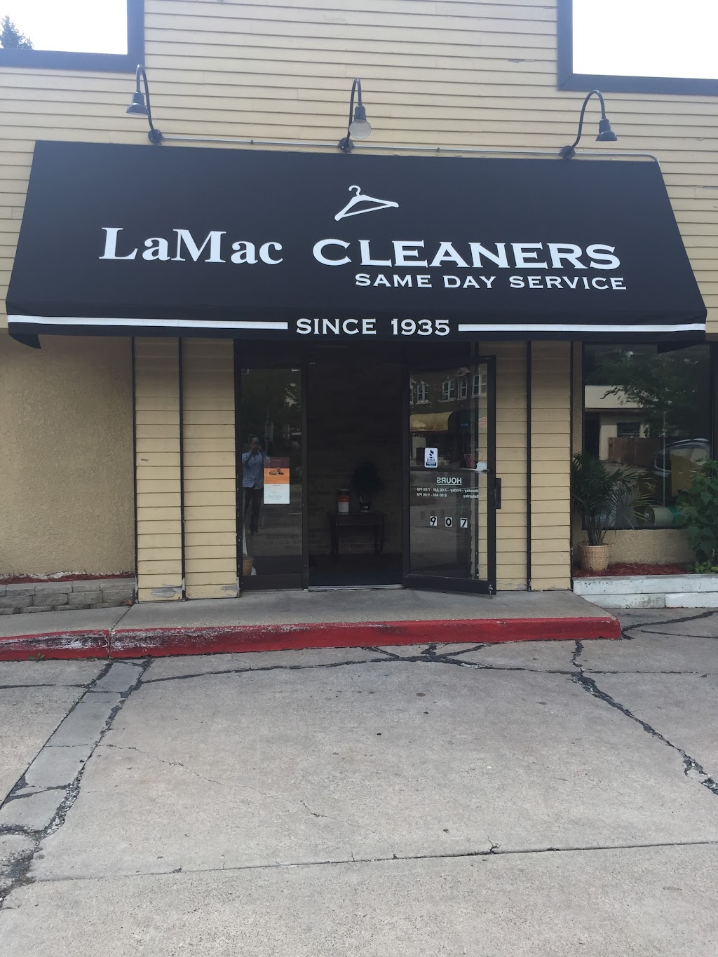 LaMac Cleaners | 907 W 50th St, Minneapolis, MN 55419, USA | Phone: (612) 824-5804