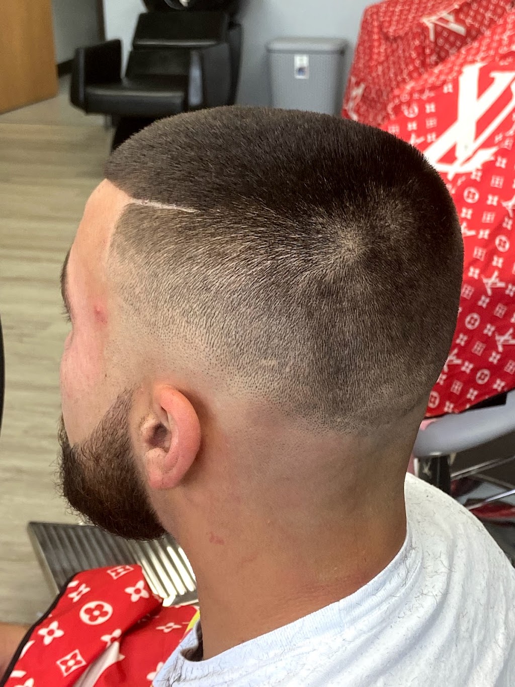 E-Zee Haircuts | 16878 15 Mile Rd, Fraser, MI 48026, USA | Phone: (586) 344-5243