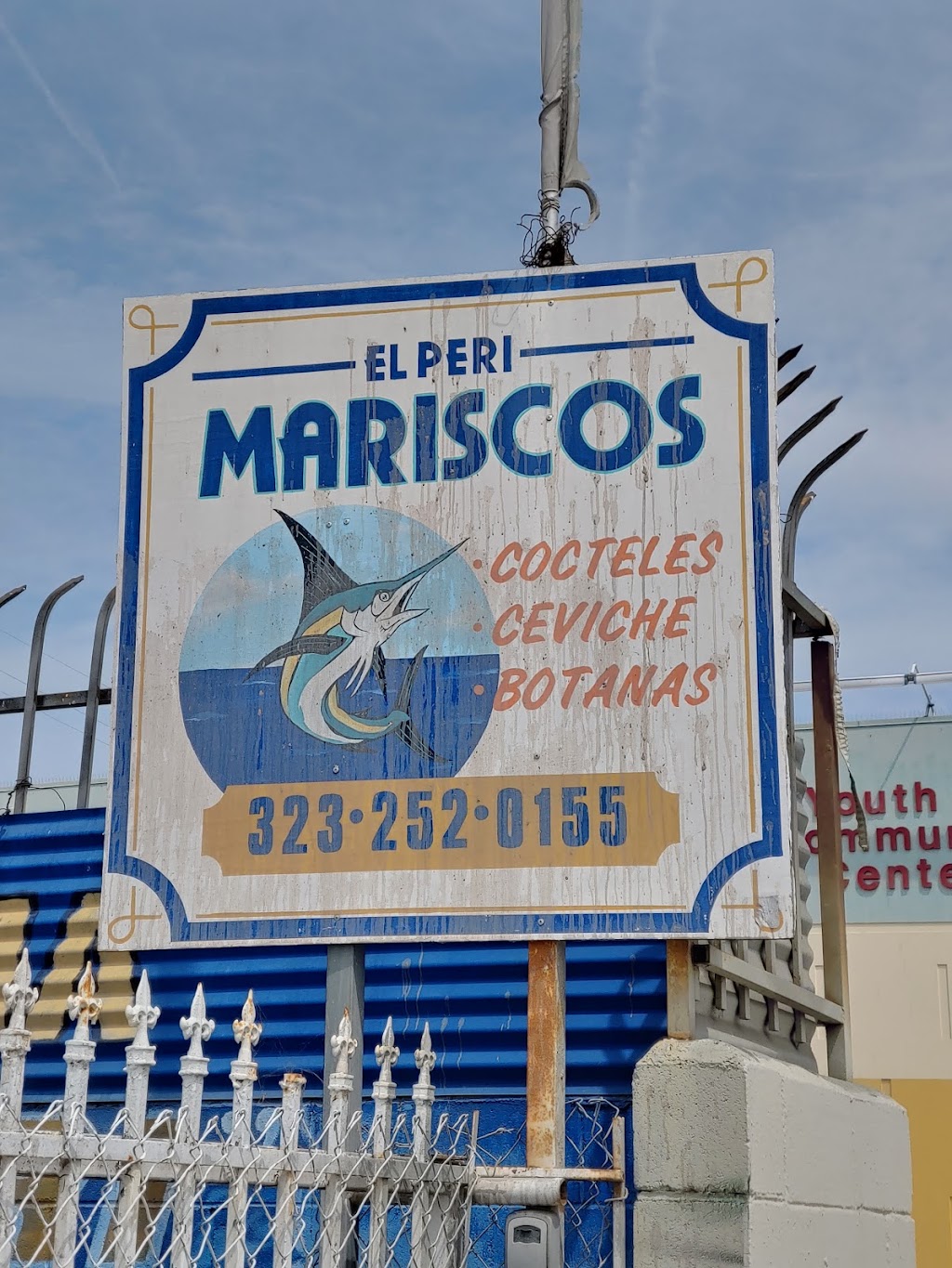 El Peri Mariscos | 7701 S Central Ave, Los Angeles, CA 90001, USA | Phone: (323) 252-0155