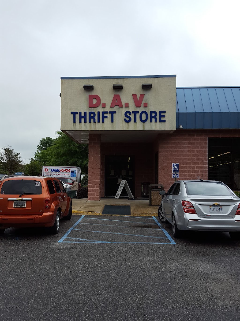 DAV Thrift Store | 440 Merrimac Trail, Williamsburg, VA 23185 | Phone: (757) 220-0839