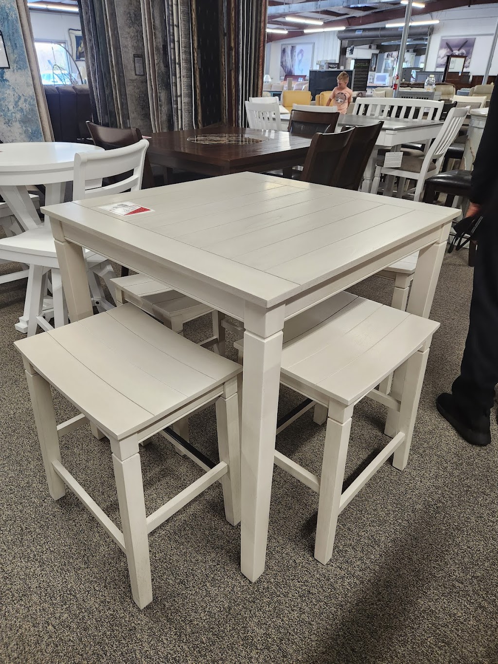 Heavner Furniture Market | 1701 W Market St, Smithfield, NC 27577, USA | Phone: (919) 934-0551