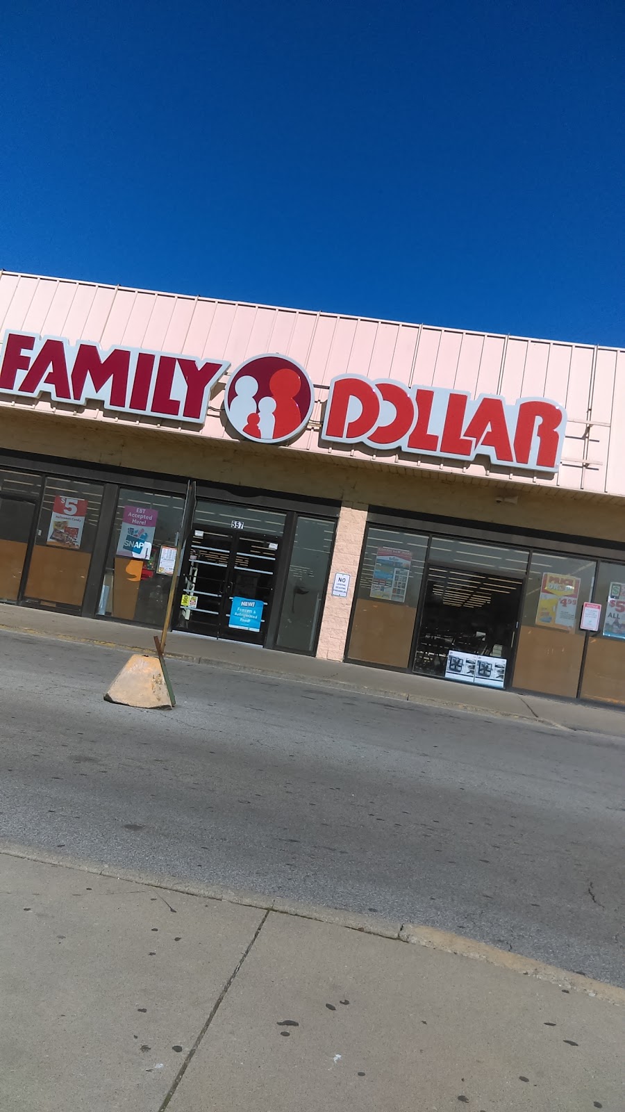 Family Dollar | 557 E Manhattan Blvd, Toledo, OH 43608, USA | Phone: (567) 200-6740