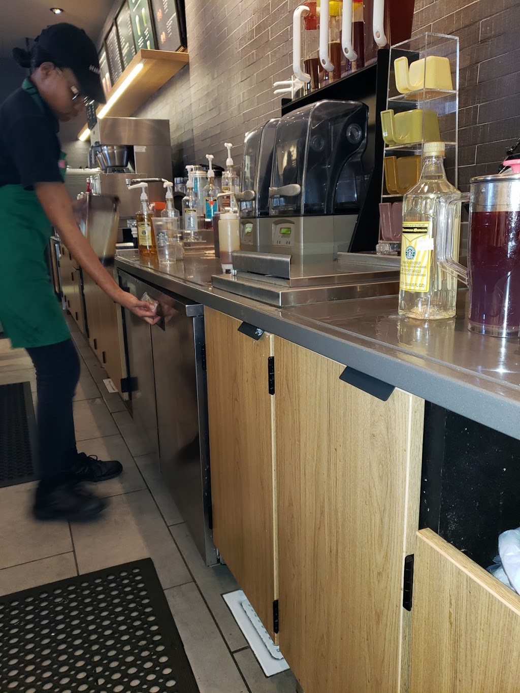 Starbucks | 1382 Lee Blvd, Fort Eustis, VA 23604, USA | Phone: (757) 369-6088