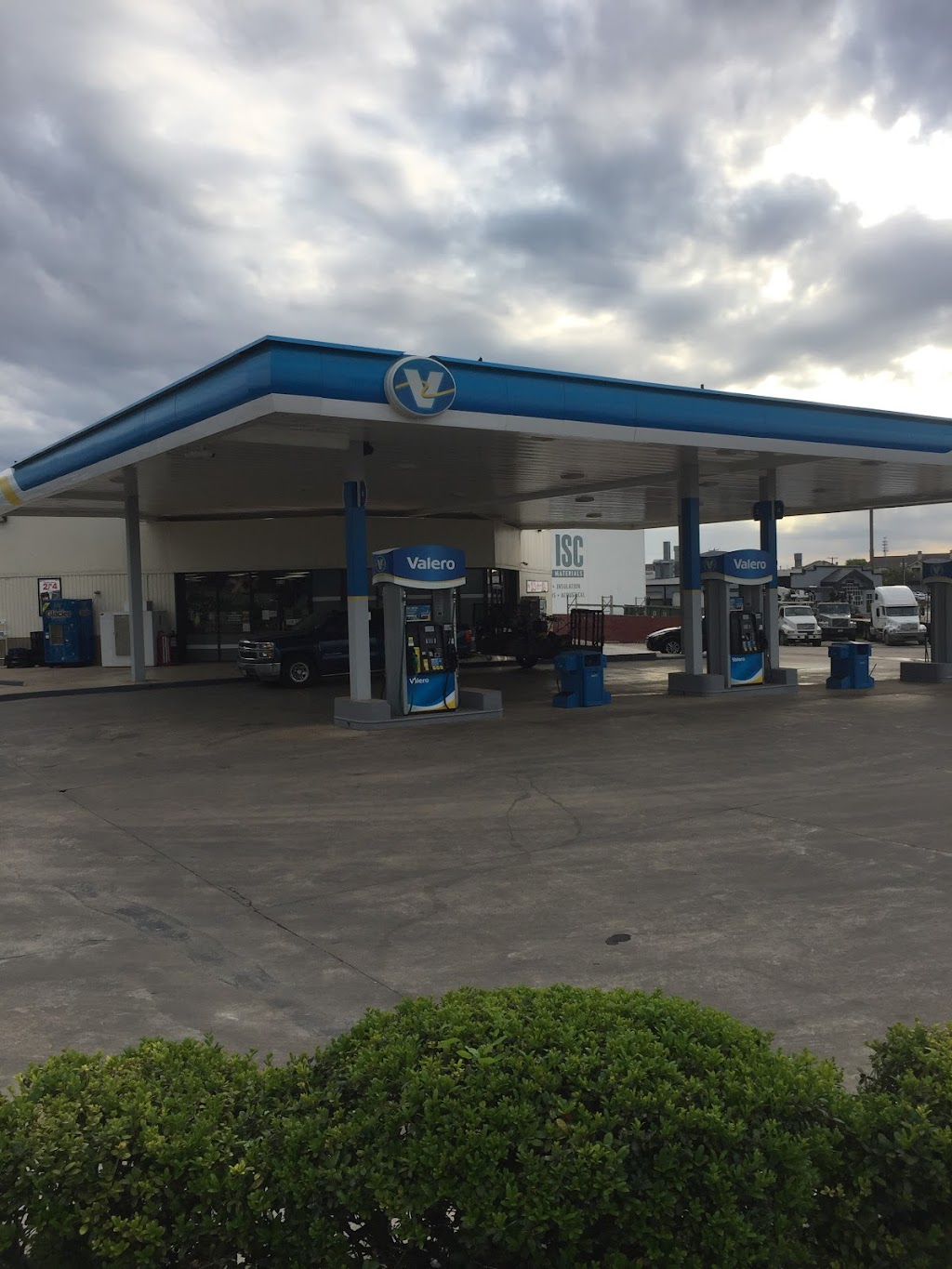 Valero | 1401 Grand Ave Pkwy, Pflugerville, TX 78660 | Phone: (210) 345-2000