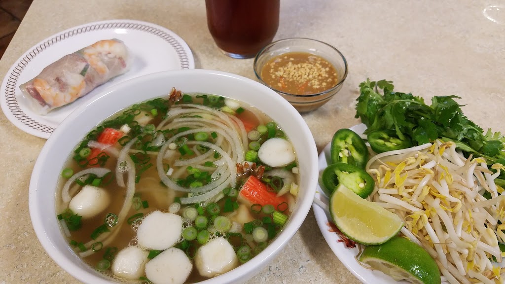 Gia Phú Vietnamese Restaurant | 913 E Berry St, Fort Worth, TX 76110, USA | Phone: (817) 923-9898