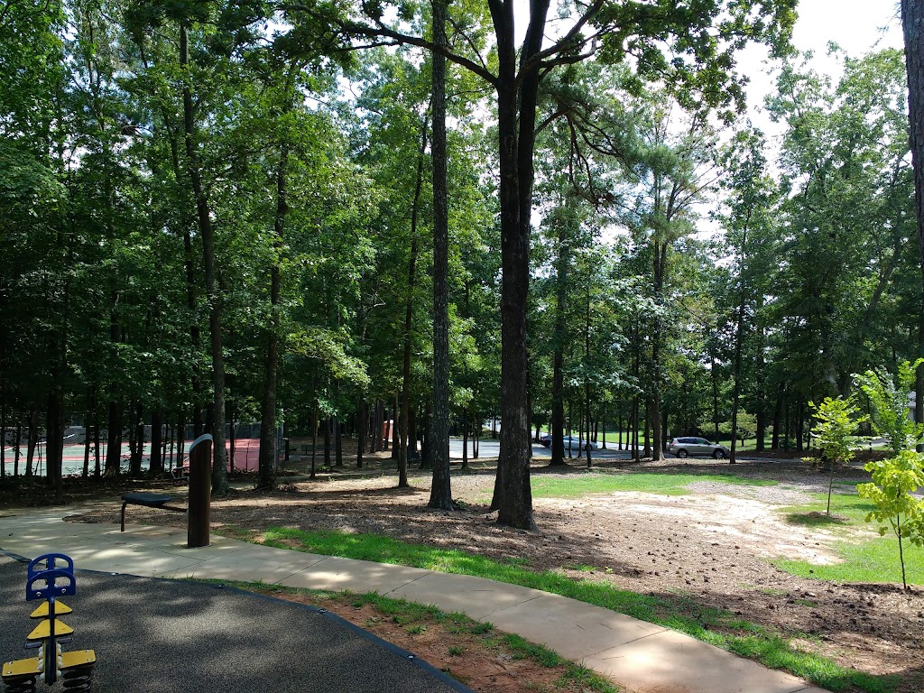 Windwood Hollow Park | 4865 Lakeside Dr, Dunwoody, GA 30360, USA | Phone: (678) 383-6853