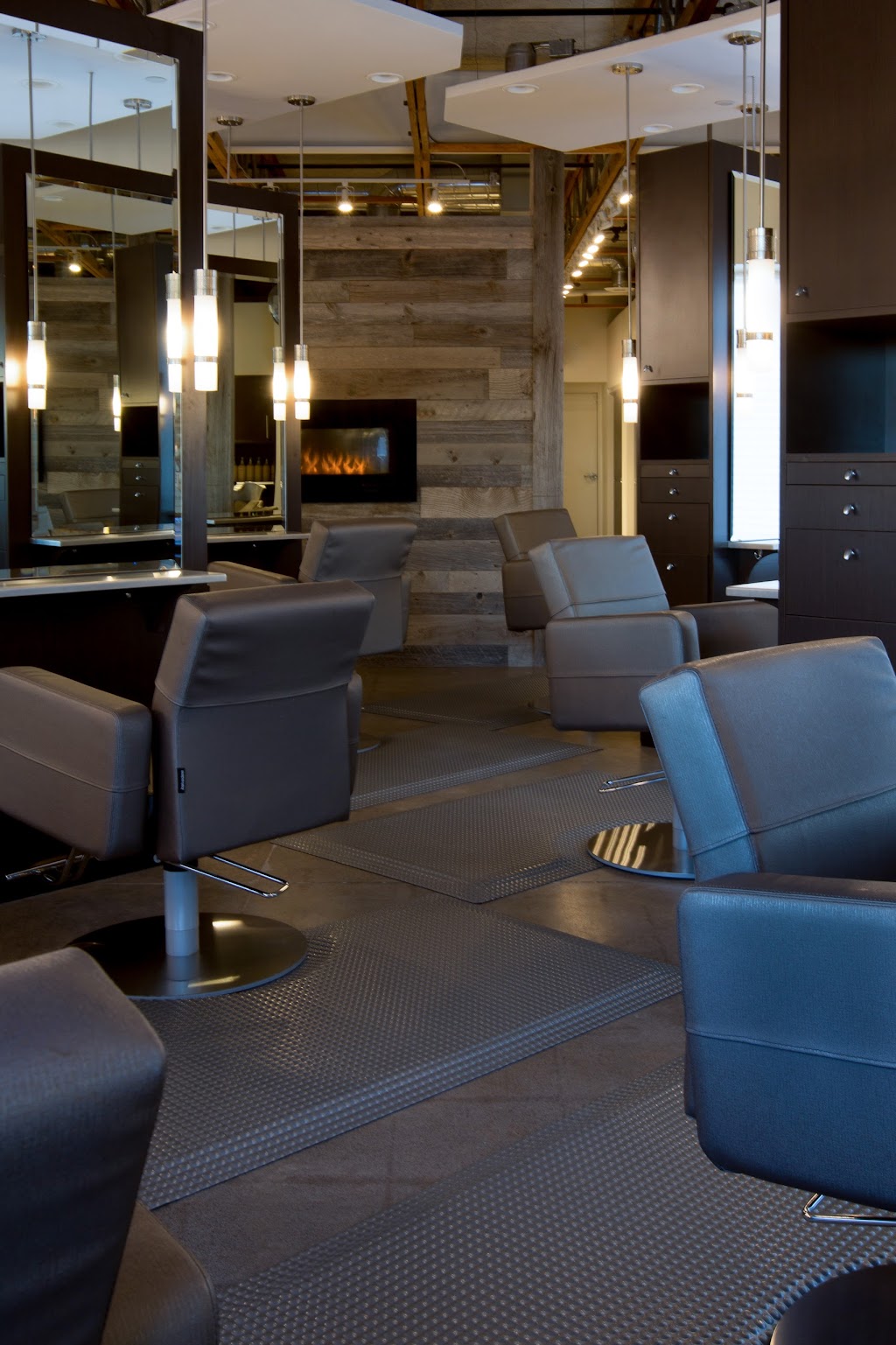 Salon Cheveux | 4436 Hwy 61 N, White Bear Lake, MN 55110, USA | Phone: (651) 490-9391