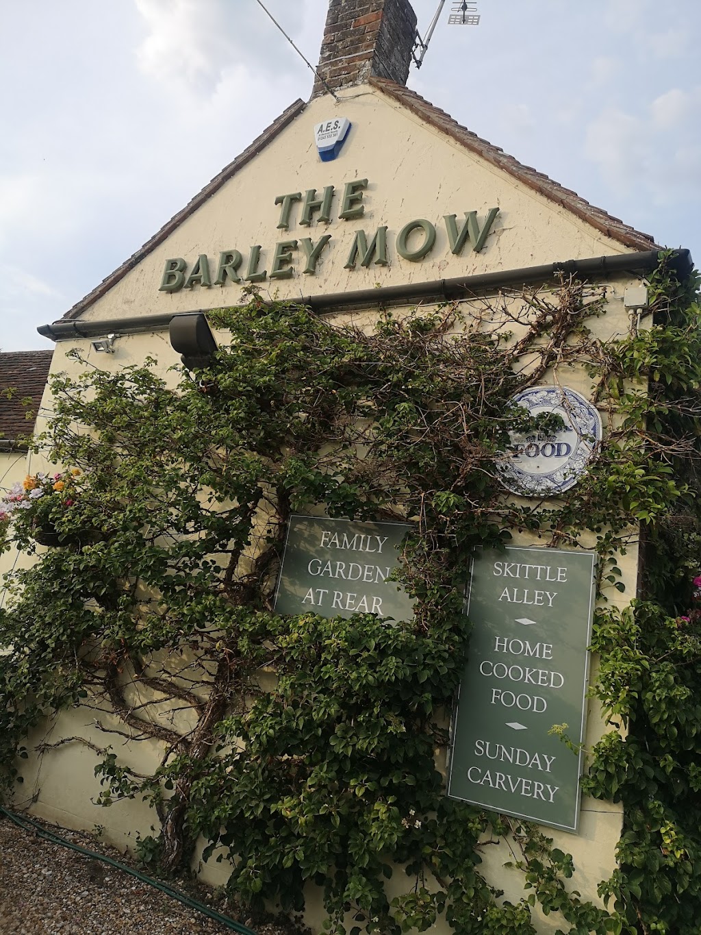 The Barley Mow | Walderton, Chichester PO18 9ED, UK | Phone: 023 9263 1321