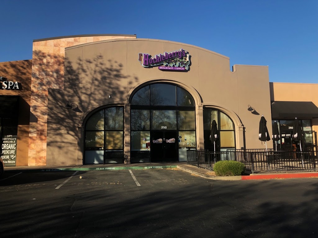 Huckleberrys Breakfast and Lunch | 2745 Elk Grove Blvd #250, Elk Grove, CA 95758, USA | Phone: (916) 897-9261