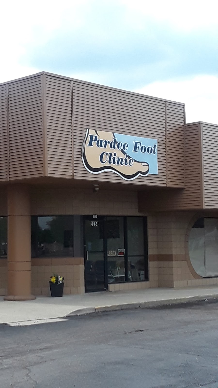 Pardee Foot Clinic | 9224 Pelham Rd, Taylor, MI 48180, USA | Phone: (734) 284-7600