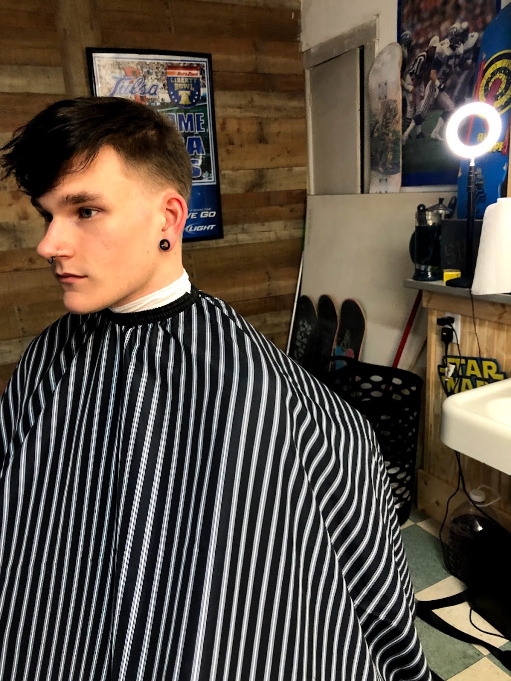 Sharpside Barber Shop | 943 S Pittsburg Ave, Tulsa, OK 74112, USA | Phone: (918) 527-7961