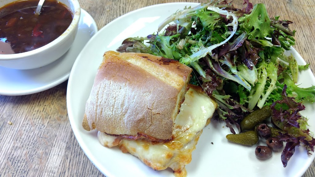 Water Street Bistro | 100 Petaluma Blvd N, Petaluma, CA 94952, USA | Phone: (707) 763-9563