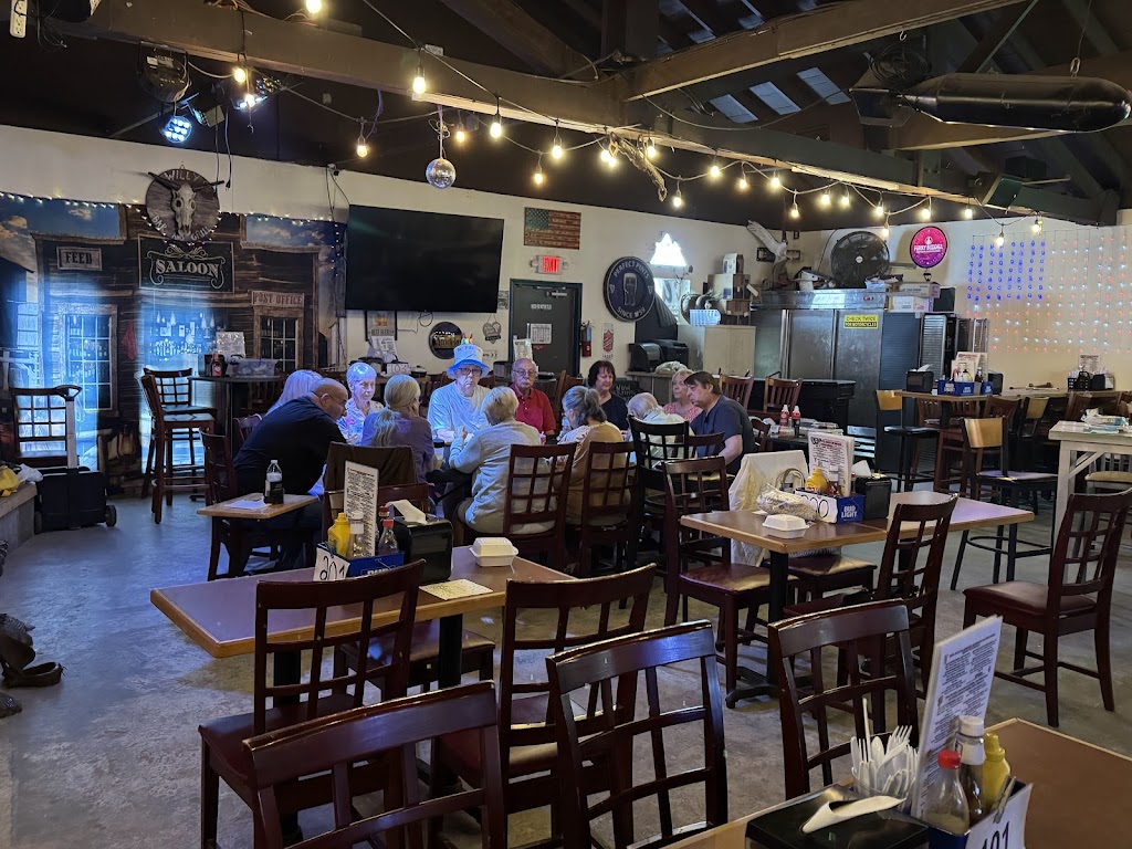 Willys Bar & Grill | 130 N Broadway St, Fellsmere, FL 32948, USA | Phone: (772) 228-8648