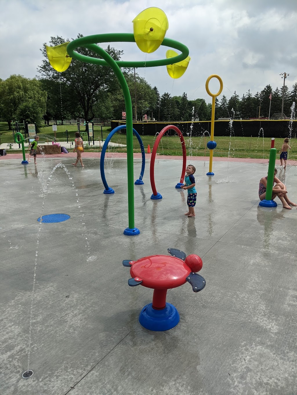 Green County Splash Pad | Twining Park, 425 14th Ave, Monroe, WI 53566, USA | Phone: (608) 214-2581