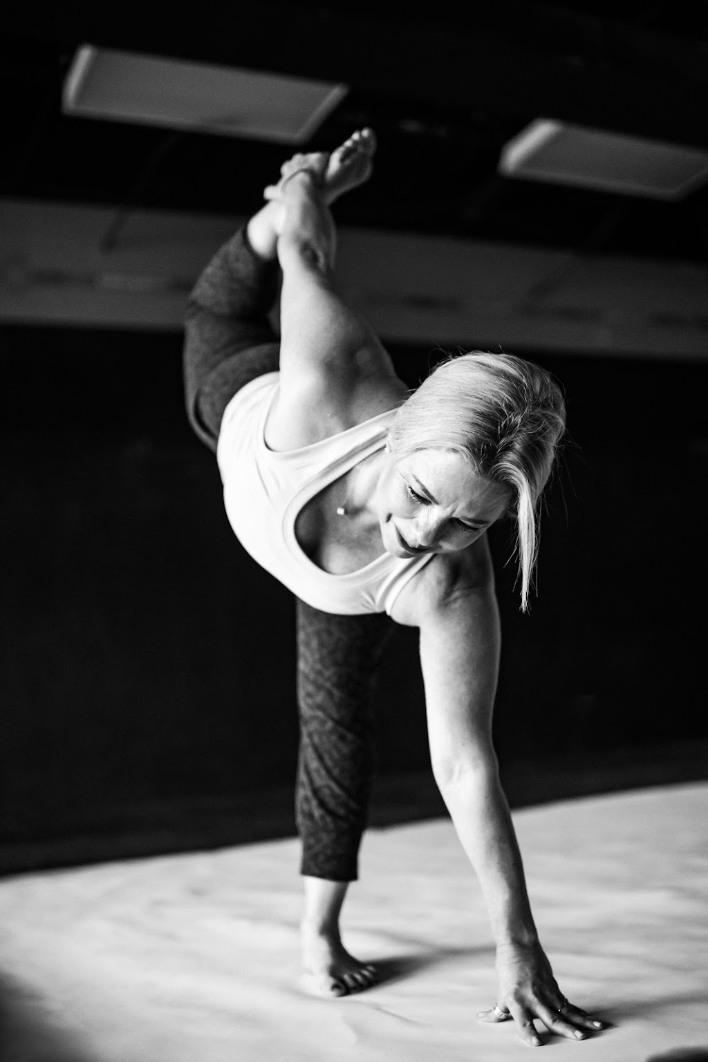 Flex Yoga by Julie Mackey | 1812 Wakeman Ct, Wheaton, IL 60187, USA | Phone: (630) 805-0814