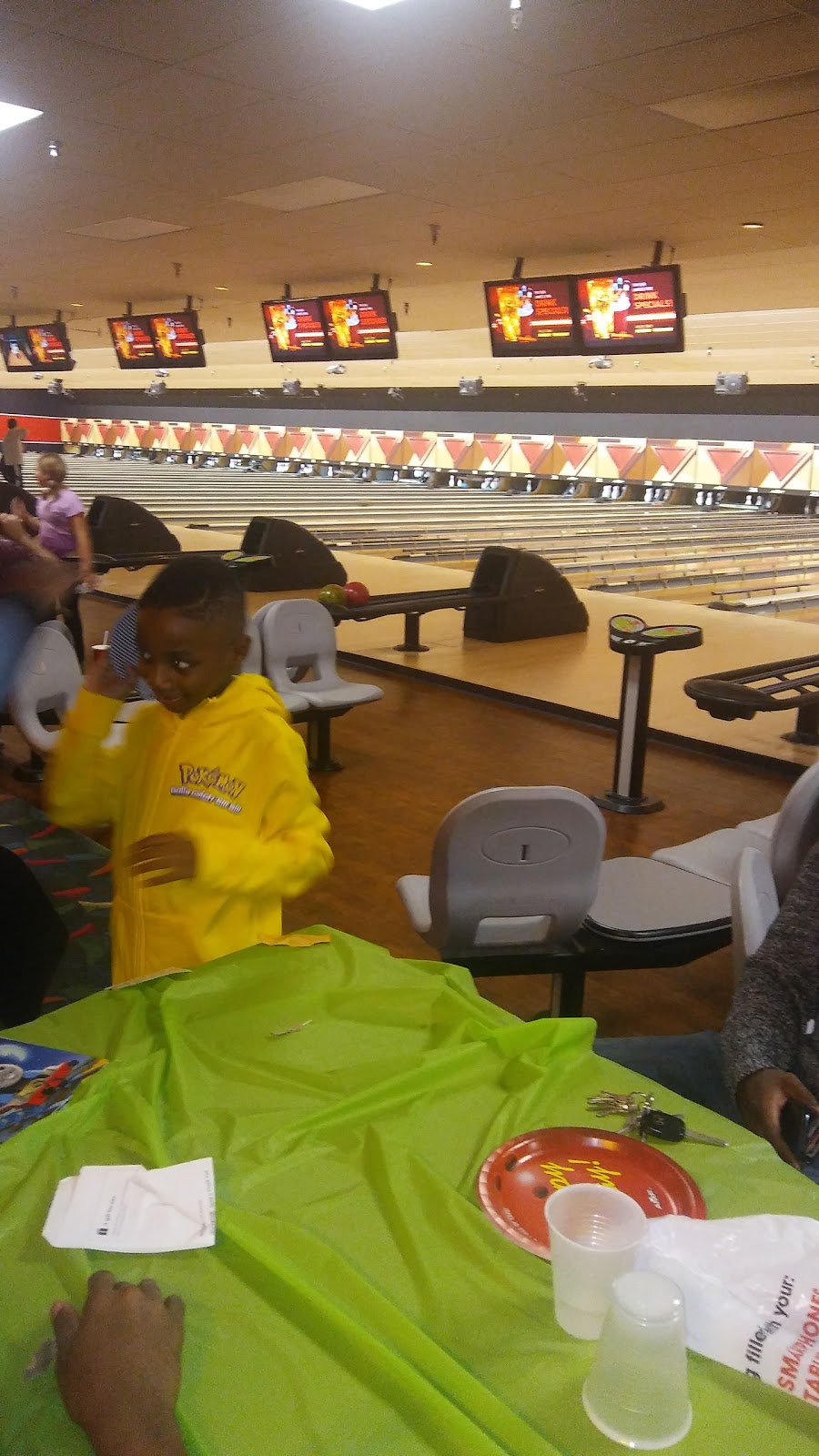 AMF Lancaster Lanes | 4913 Transit Rd, Depew, NY 14043, USA | Phone: (716) 668-1000