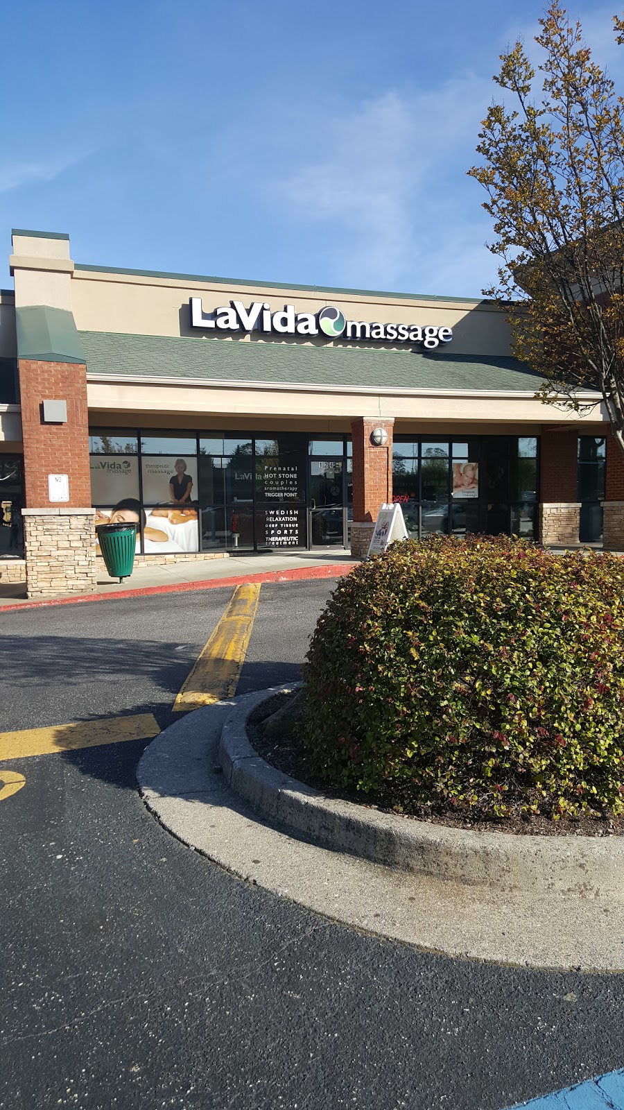 LaVida Massage | 8876 Dallas Acworth Hwy Suite 124, Dallas, GA 30132, USA | Phone: (678) 247-8383