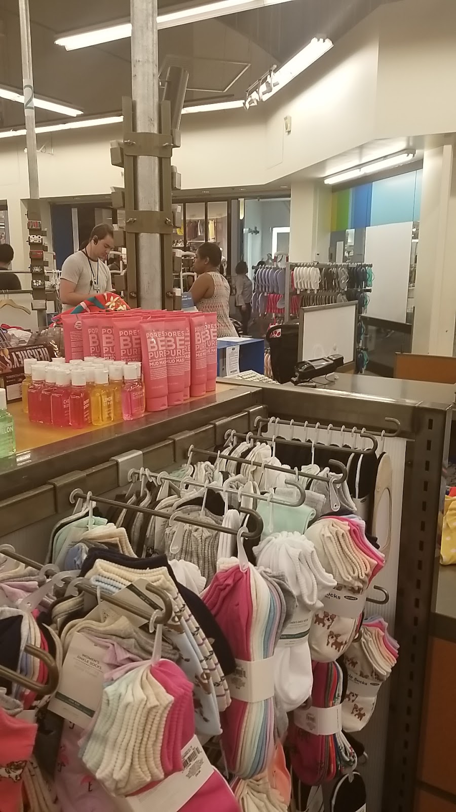 Old Navy Outlet | 3000 Grapevine Mills Pkwy Space #245, Grapevine, TX 76051, USA | Phone: (972) 355-3111