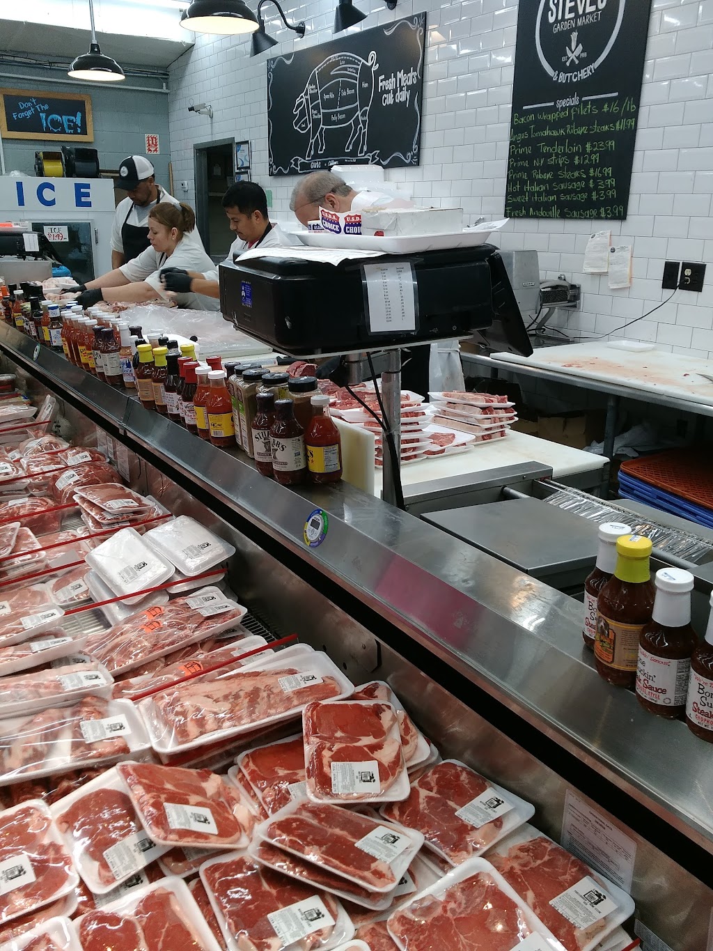 Steves Garden Market & Butchery | 329 W Harden St, Graham, NC 27253, USA | Phone: (336) 226-4078