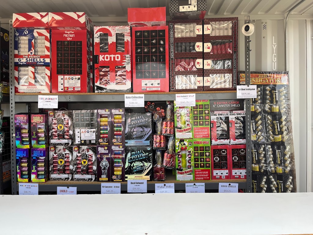Light It Up Fireworks #2 | 209 VZ, Co Rd 3910, Wills Point, TX 75169, USA | Phone: (214) 502-3674