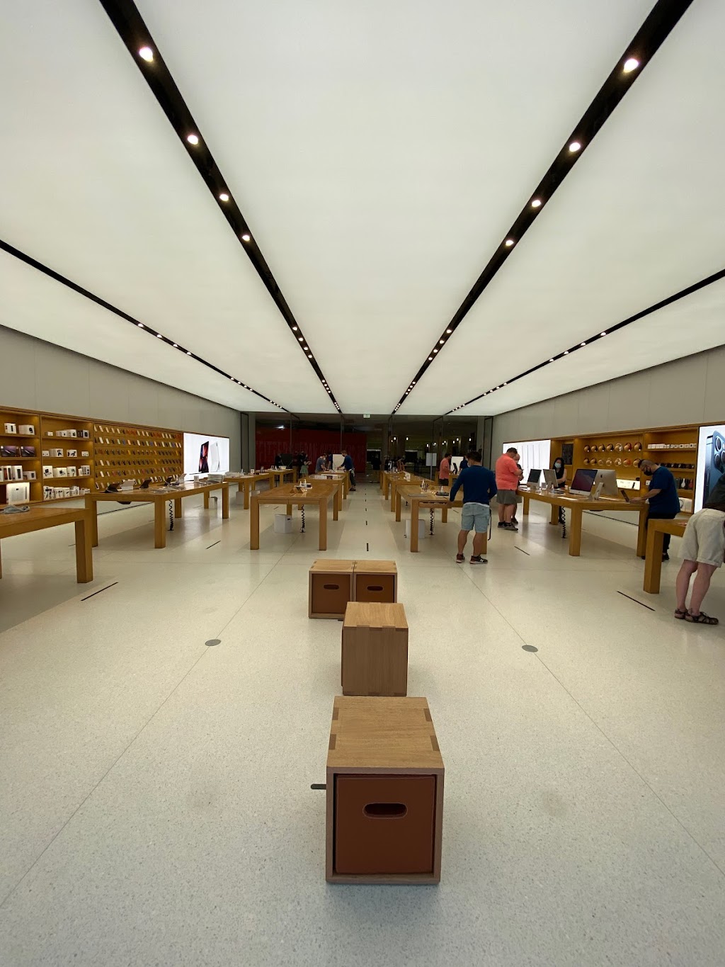 Apple Crossgates | 1 Crossgates Mall Rd, Albany, NY 12203, USA | Phone: (518) 389-0140