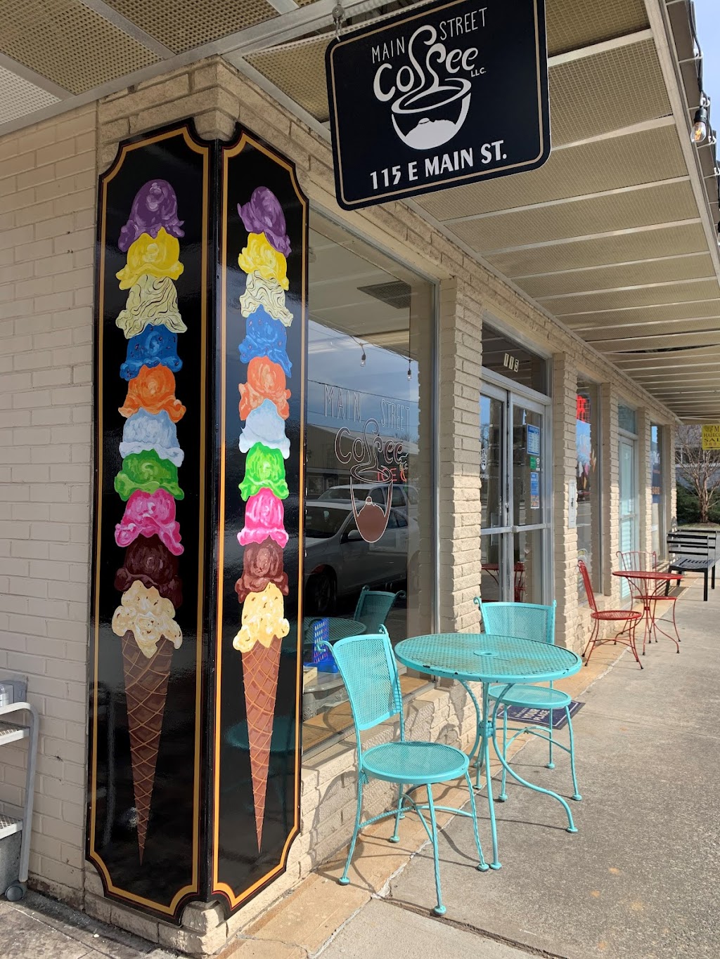 Main Street Coffee LLC | 115 E Main St, Pilot Mountain, NC 27041, USA | Phone: (336) 368-2033