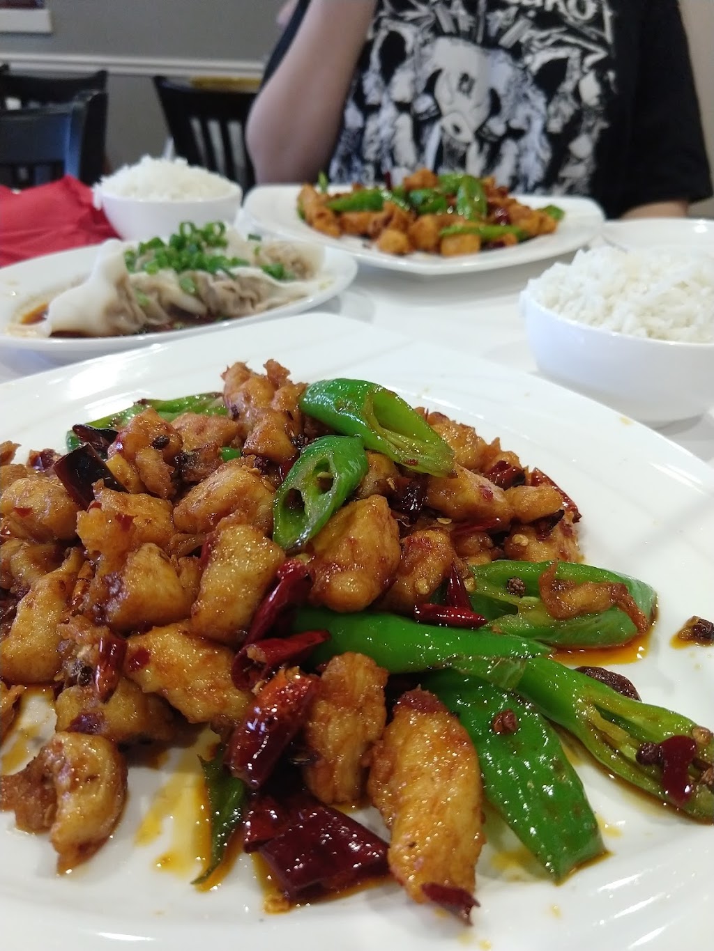 New Sichuan | 2125 Silas Creek Pkwy, Winston-Salem, NC 27103, USA | Phone: (336) 842-3418