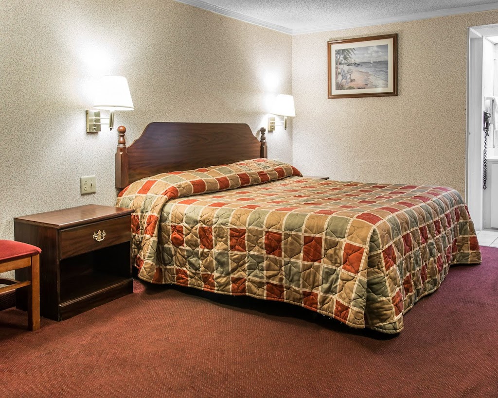 Rodeway Inn | 32703 Stephenson Hwy, Madison Heights, MI 48071 | Phone: (248) 583-7700