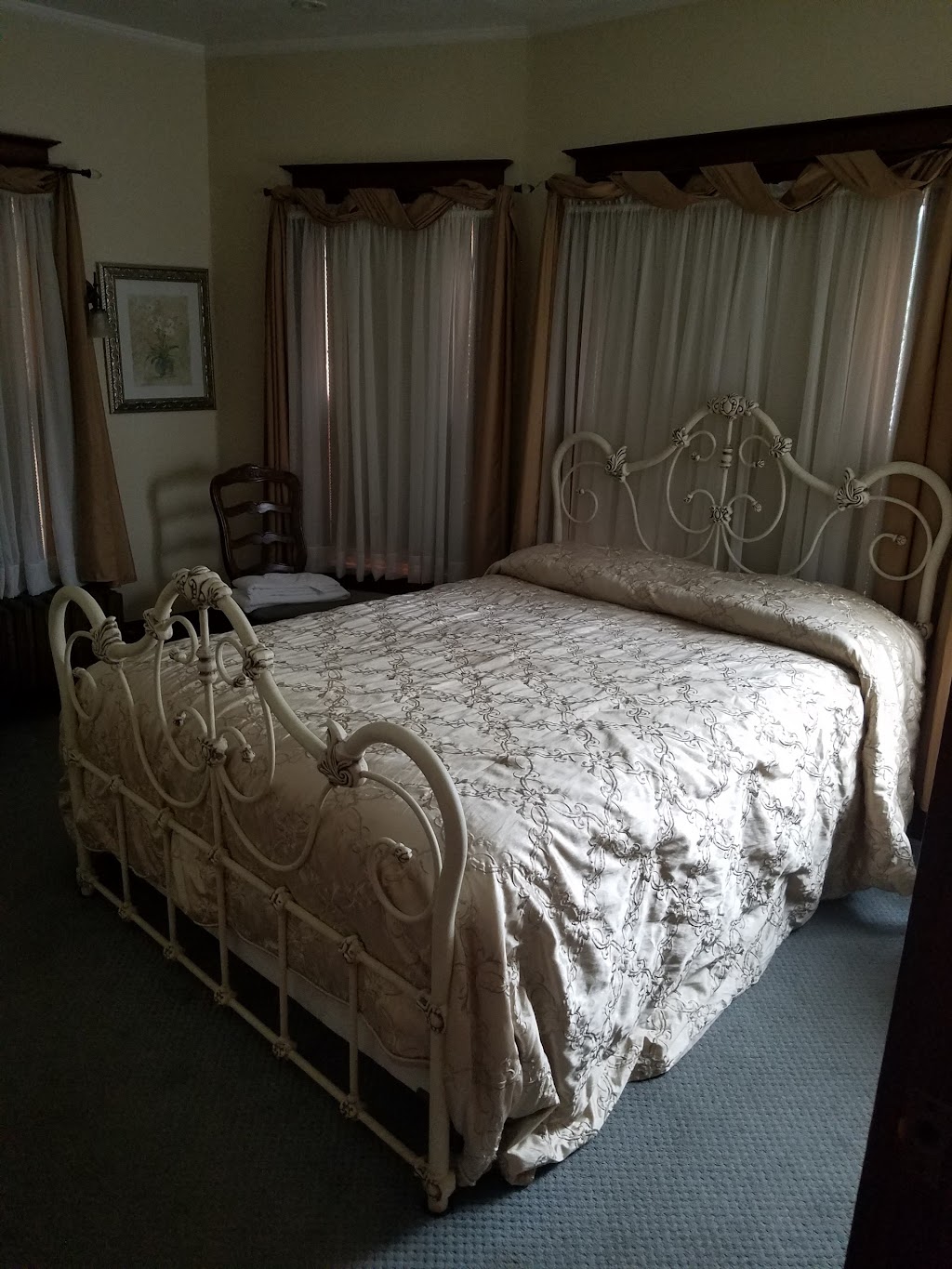 Tarry Here Bed & Breakfast | 141 Broad St, Salamanca, NY 14779, USA | Phone: (716) 945-3123