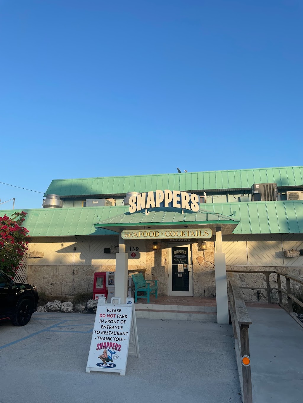 Snappers Oceanfront Restaurant & Bar | 139 Seaside Ave, Key Largo, FL 33037, USA | Phone: (305) 852-5956
