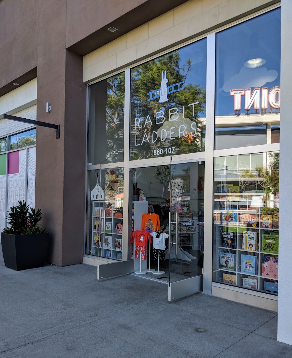 Rabbit Ladders | 860 CA-1 #C107, El Segundo, CA 90245, USA | Phone: (310) 726-9688