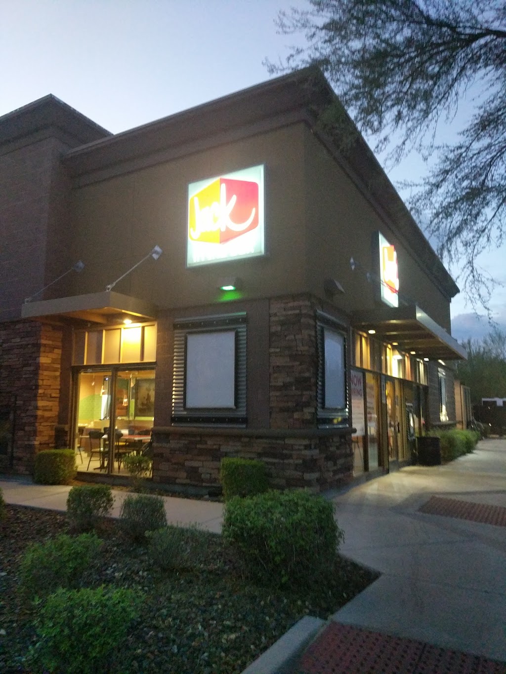 Jack in the Box | 2645 W Carefree Hwy, Phoenix, AZ 85085, USA | Phone: (623) 587-9515