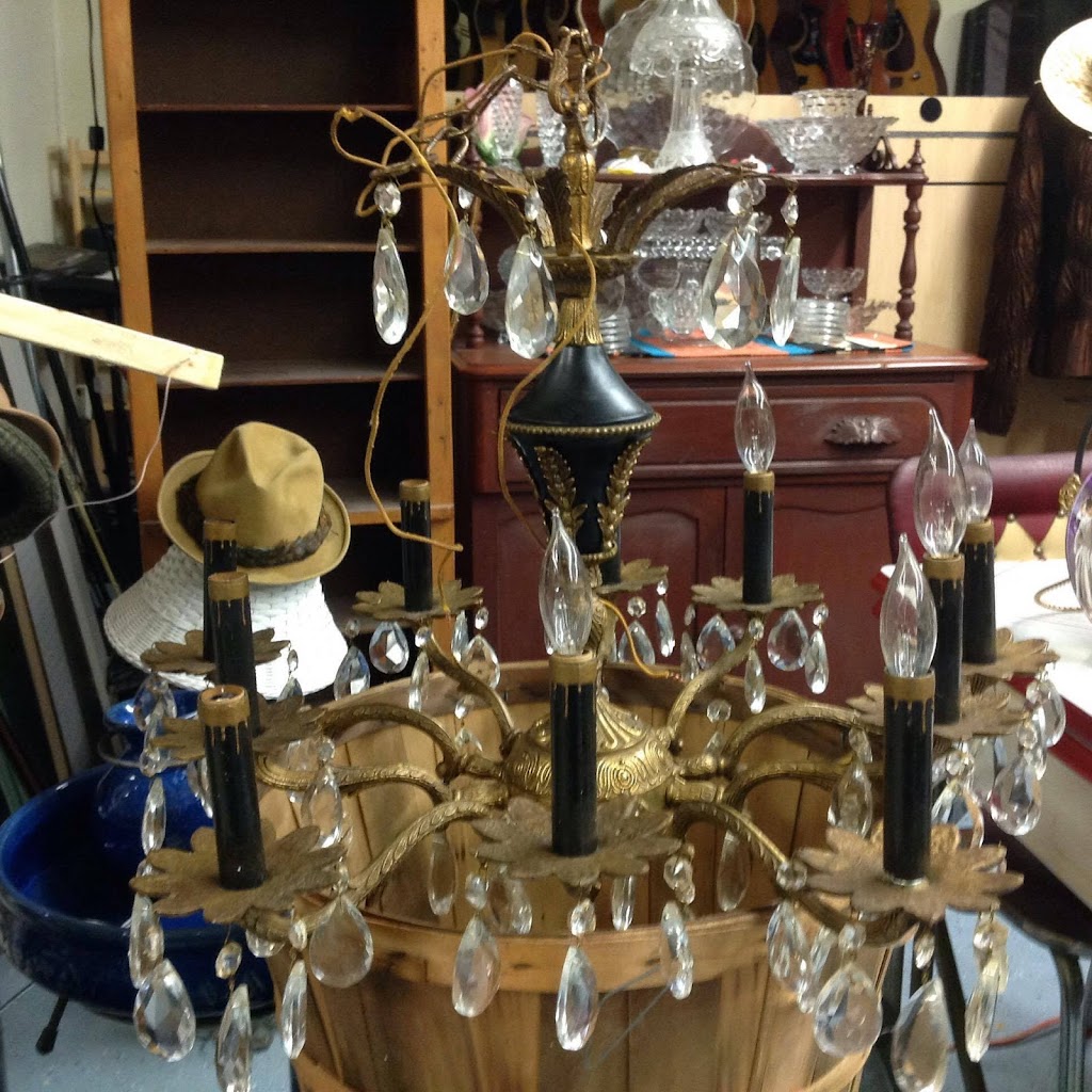 Be Back Antiques and Collectibles | 1342 N Leavitt Rd, Lorain, OH 44052, USA | Phone: (440) 288-0449