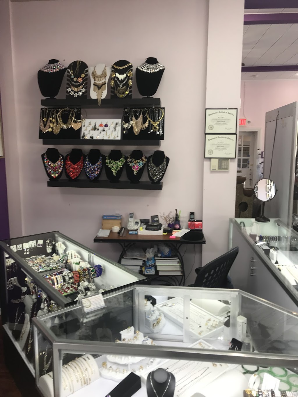 Cut It Up Salon & Jewelry | 10404 Manchester Rd, Kirkwood, MO 63122, USA | Phone: (314) 394-2088