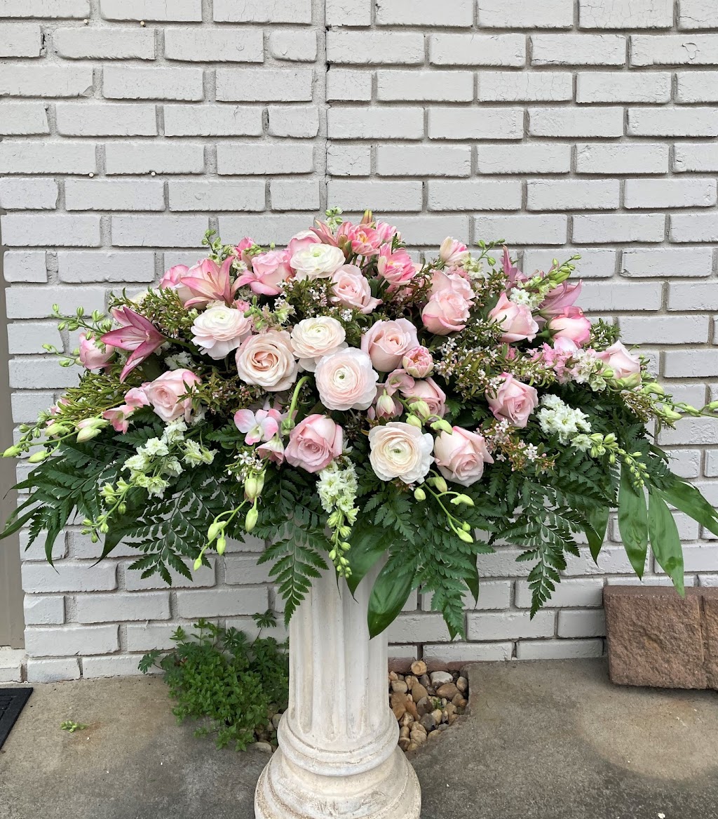 Doug Ruling Flower Shop | 599 N Norcross Tucker Rd, Norcross, GA 30071, USA | Phone: (770) 448-3733