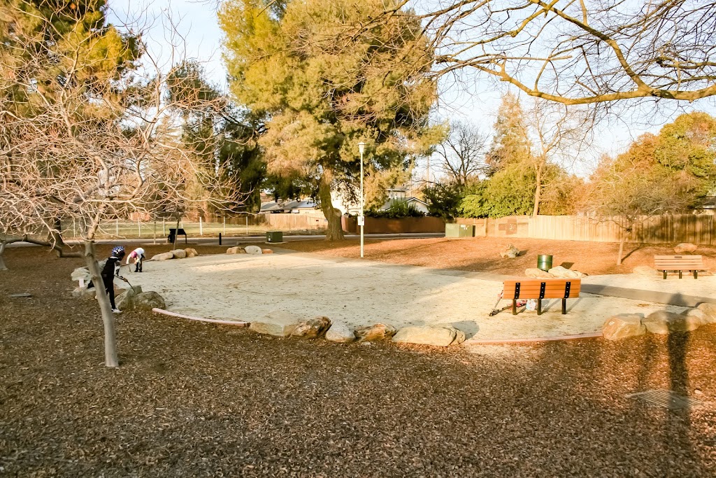 Salmon Falls Park | 8964 Salmon Falls Dr, Sacramento, CA 95826, USA | Phone: (916) 842-3300