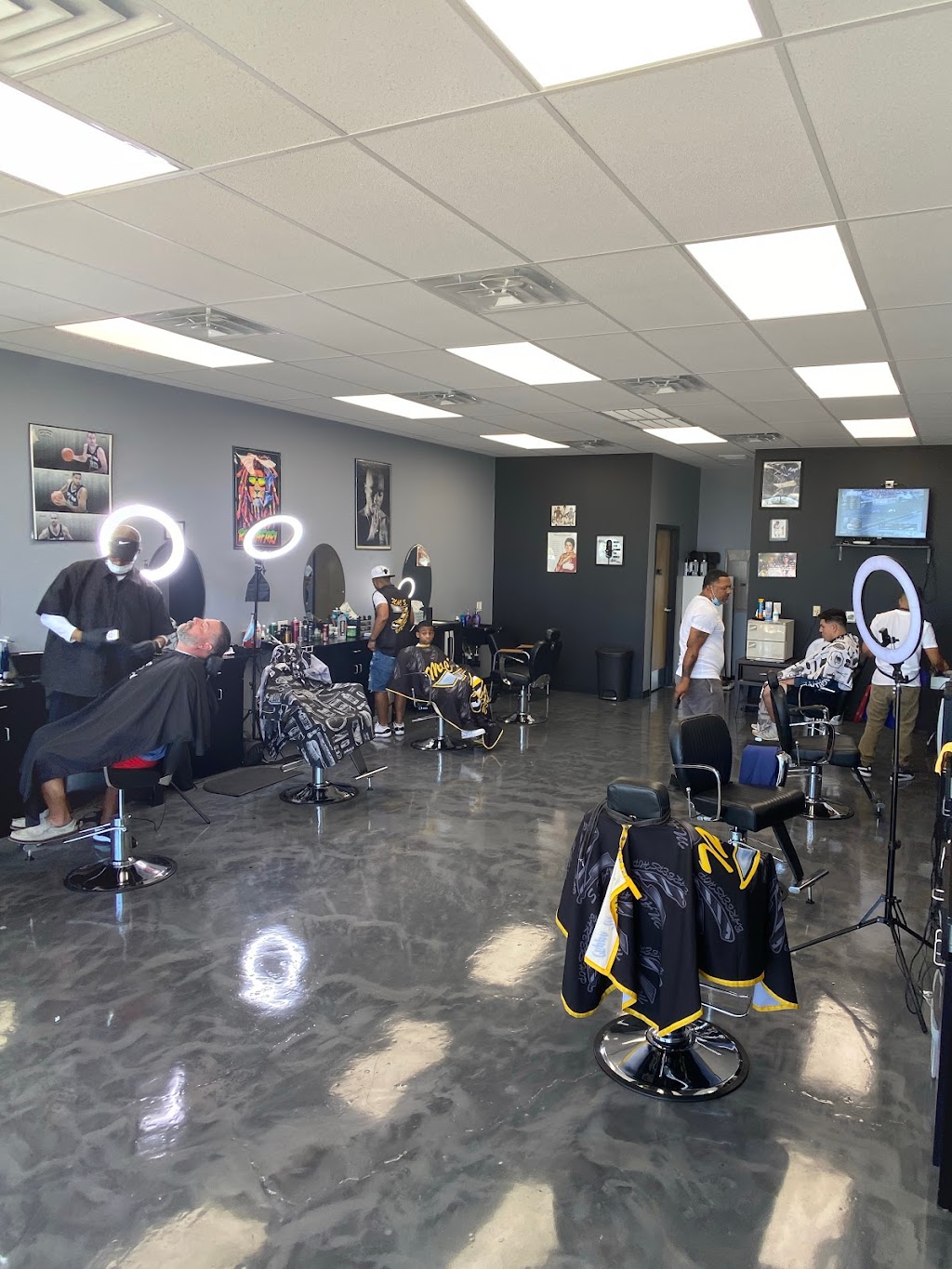 Macs Barbershop (UTSA) | 7325 N Loop 1604 W Suite 102, San Antonio, TX 78249, USA | Phone: (210) 307-5829